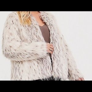 *RESERVED*Cream Faux Fur Jacket